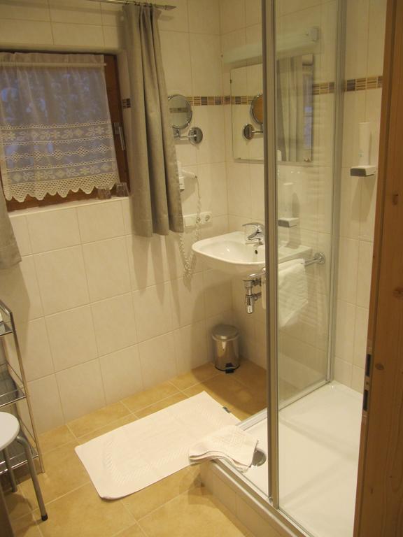 Pension Wiesfleck Taxenbach Bagian luar foto